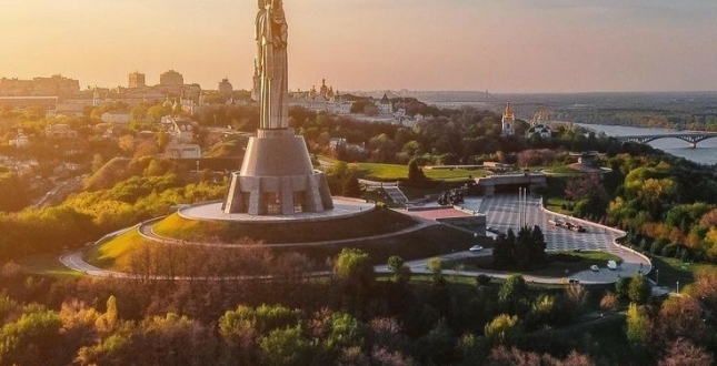 У Києві станом на ранок 23 червня рівень забрудненості повітря низький, радіаційний фон – у нормі